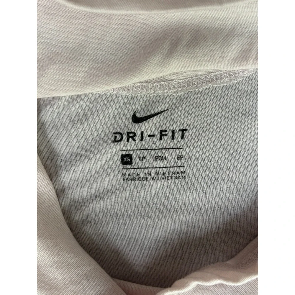 Nike Tank Top Women's Size XS Light Pink 100% Polyester Scoop Neck Sleeveless